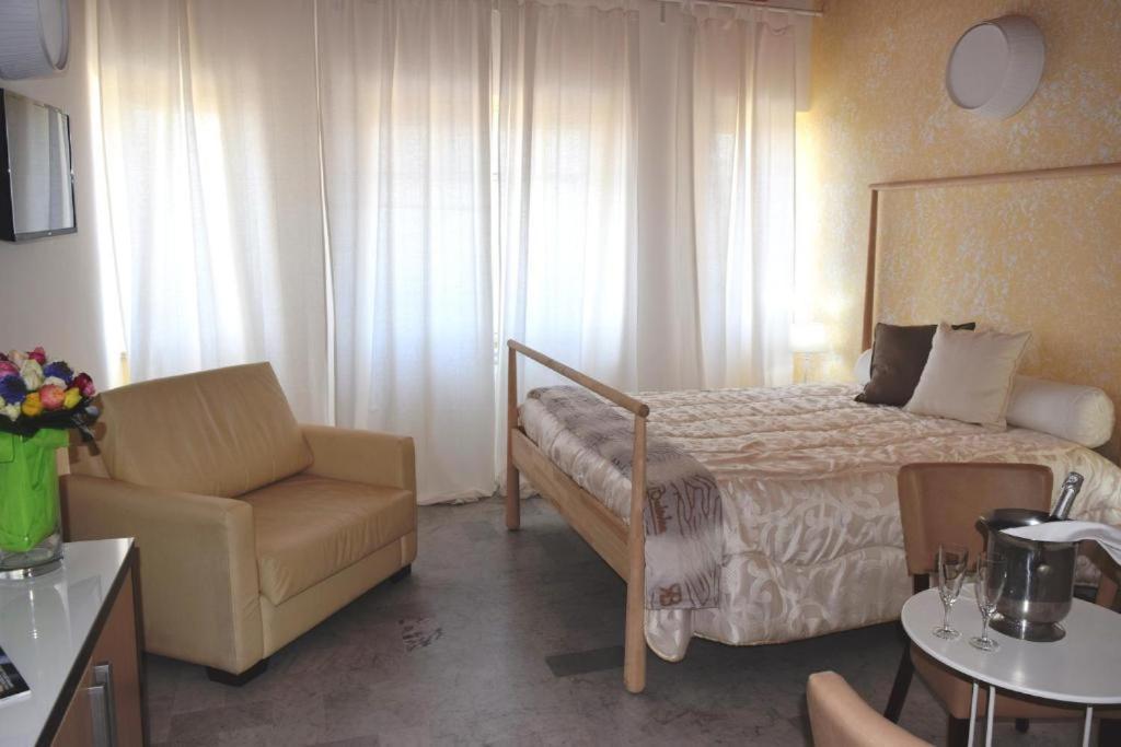 Hotel Quadrifoglio Pontecagnano Zewnętrze zdjęcie